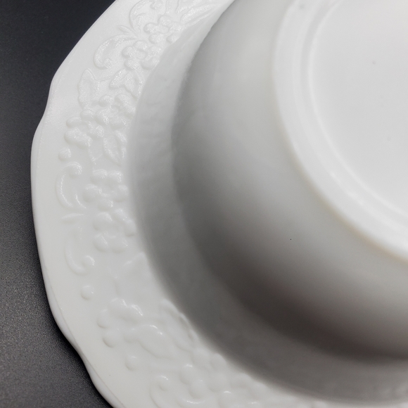 Indiana Milk Glass Bowls (2) White Orange Blossom 5 1/2" Berry Fruit Dessert MCM - Picture 5 of 7